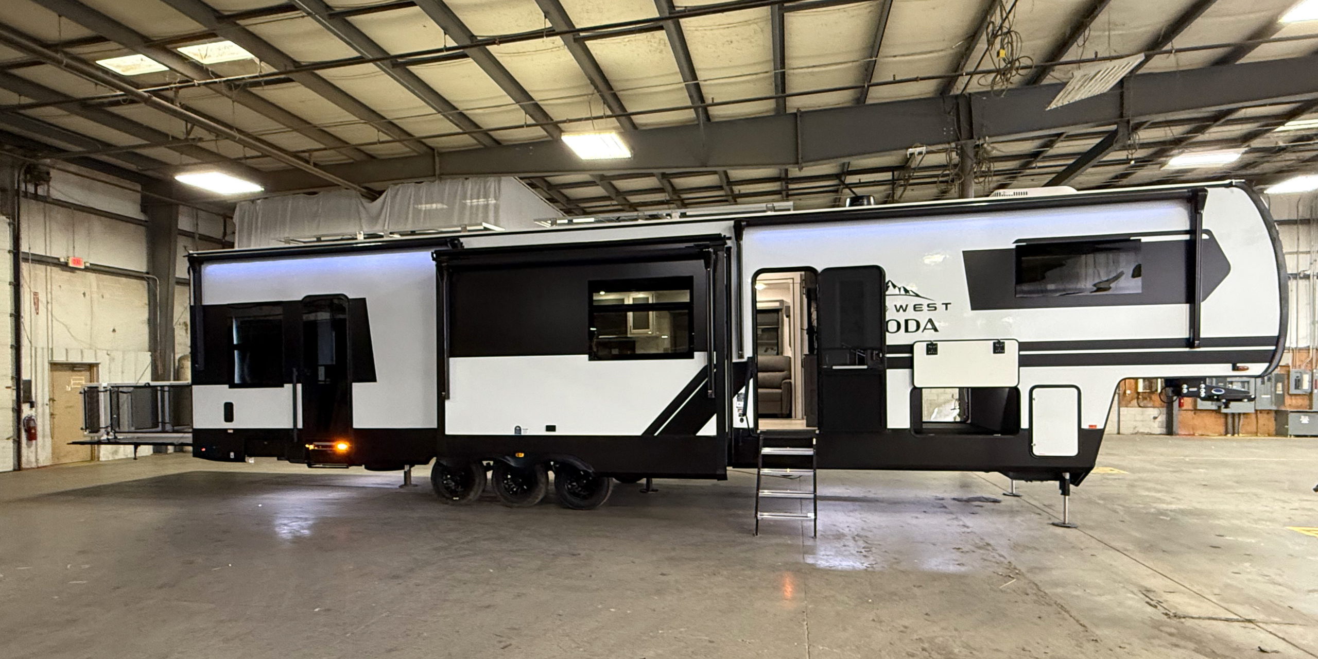 2025 East to West RV Takoda 399TH Review - RV Trader Blog